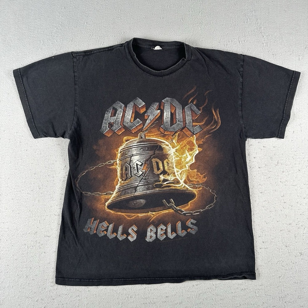 Y2K AC/DC T Shirt Black Hells Bells Flames Fire Short Sleeve Music Rock Band